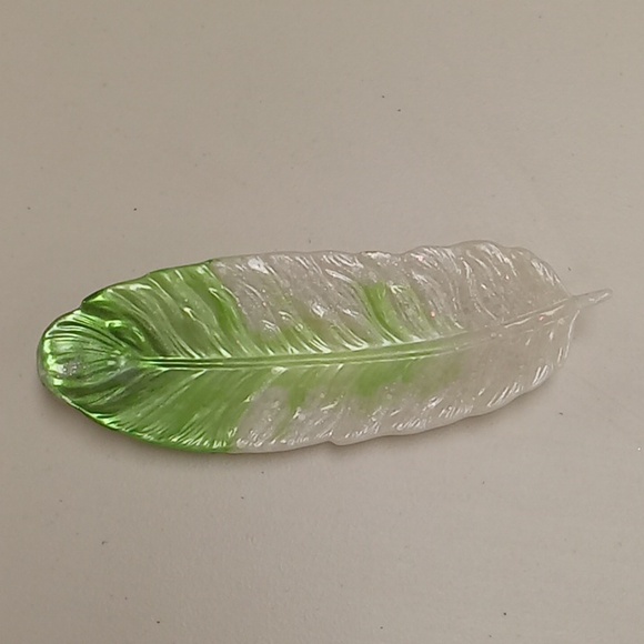 Handcrafted resin feather trinket tray - Picture 2 of 4